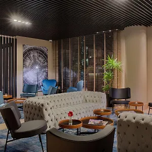 **** Szálloda Radisson Blu Olaszország